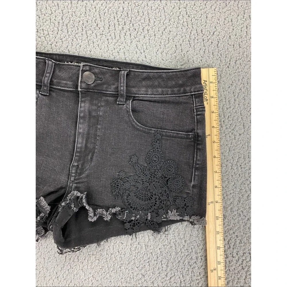 American Eagle Hi-Rise Shortie Black Lace Applique Denim Shorts Stretch   Size 8